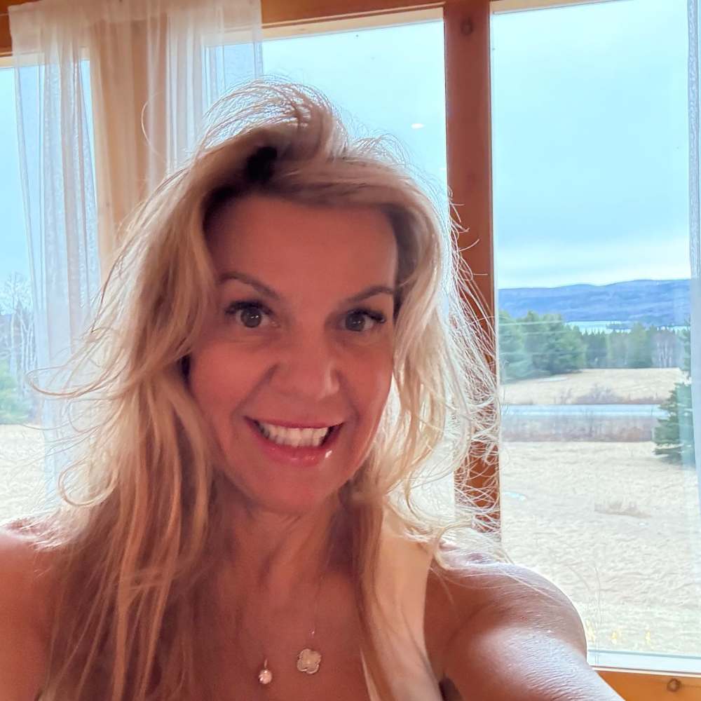 Meet your Posher, Sharon
